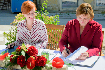 2025_09_19 Metlika - Podpis pogodbe o prenovi Konzuma_Foto_Uros Novina_013